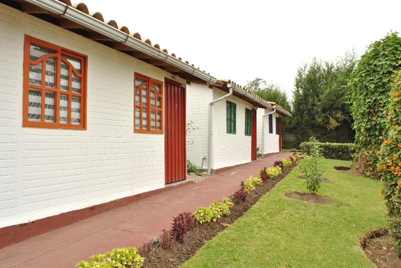 Hosteria Rosa Blanca Puembo Exteriör bild